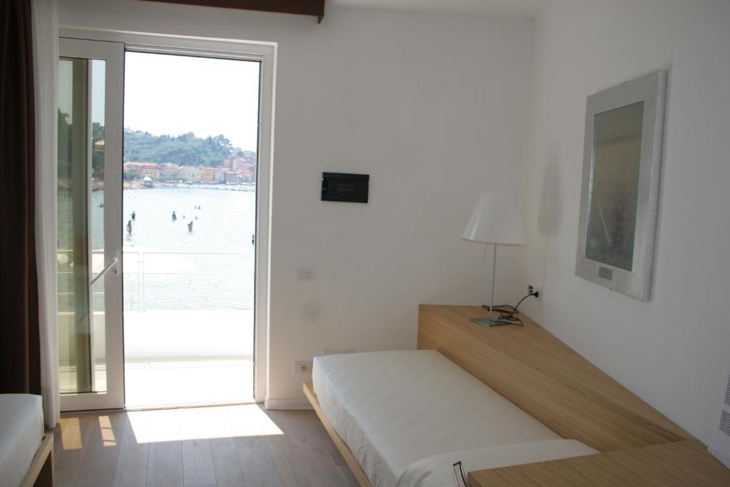 Piccolo Hotel Del Lido Lerici Rum bild